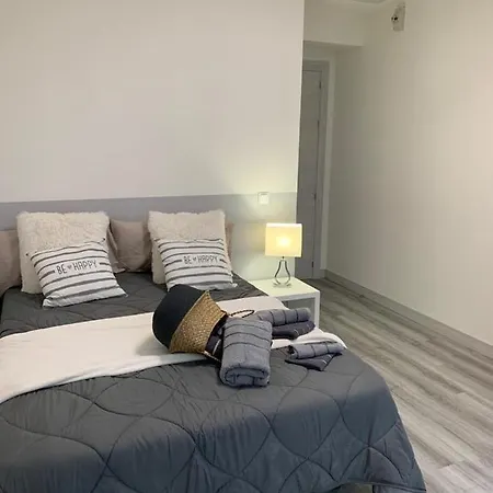 Apartment Mirrooms