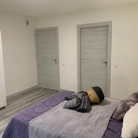 דירה Mirrooms אוביידו